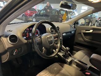 Audi A3 1.6 TDI Attraction Business Edition picture 17