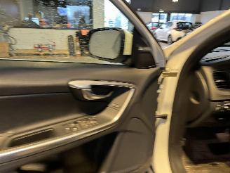 Volvo V-60 2.4 D5 Twin Engine Special Edition picture 20