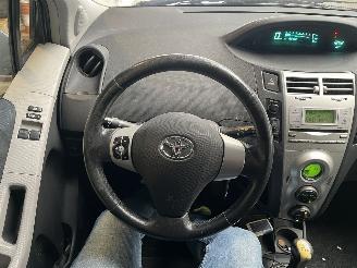 Toyota Yaris 1.3 VVTi Luna picture 14