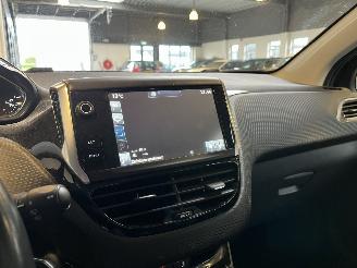 Peugeot 208 1.6 BlueHDi Blue Premium 90.000 KM! picture 18