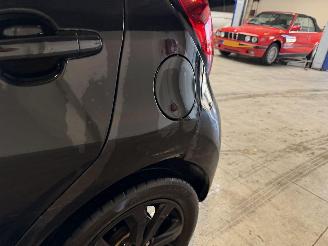 Citroën C1 1.0 VTi Shine picture 12