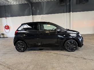 Citroën C1 1.0 VTi Shine picture 6