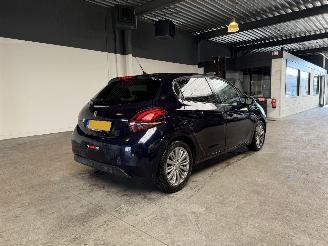 Peugeot 208 1.2 PureTech Allure picture 5