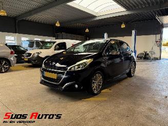 Vaurioauto  passenger cars Peugeot 208 1.2 PureTech Allure 2018/2
