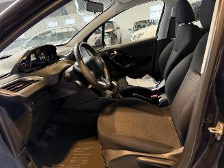 Peugeot 208 1.2 PureTech Allure picture 15