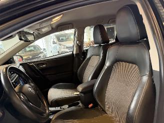 Toyota Auris 1.8 Hybrid Executive picture 13