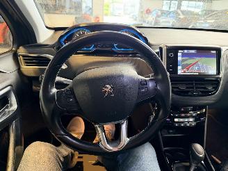 Peugeot 2008 1.2 PureTech Allure Automaat! 90.000 KM! picture 21