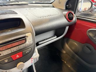 Toyota  1.0-12V Aspiration Red 93.000 NAP! picture 21