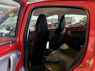 Toyota  1.0-12V Aspiration Red 93.000 NAP! picture 10