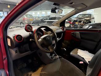 Toyota  1.0-12V Aspiration Red 93.000 NAP! picture 13