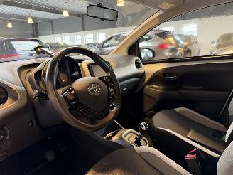 Toyota Aygo 1.0 VVT-i x-play Automaat! picture 18