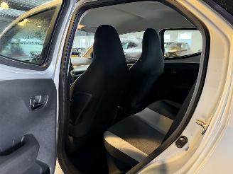 Toyota Aygo 1.0 VVT-i x-play Automaat! picture 12