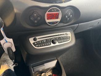 Renault Twingo 1.5 dCi Dynamique picture 18