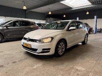 Damaged car Volkswagen Golf 1.2 TSI Trendline 2014/4