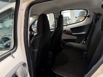 Peugeot 107 1.0-12V Millesim 200 picture 18