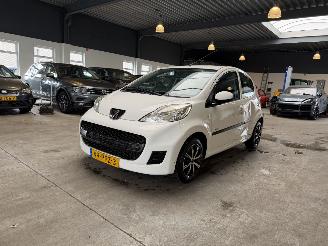 škoda osobní automobily Peugeot 107 1.0-12V Millesim 200 2011/3