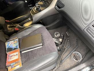 Schadeauto Toyota Auris 1.8 Full Hybrid Dynamic 2012/2