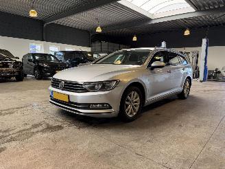Damaged car Volkswagen Passat 1.6 TDI BlueMotion 2015/4