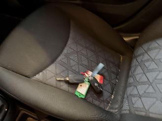 Opel Karl 1.0 120 Jaar Edition picture 20