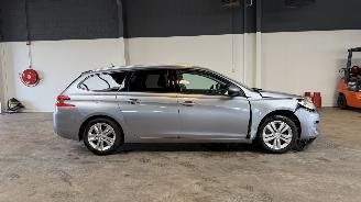 Peugeot 308 1.6 BlueHDI Blue Lease Executive picture 6