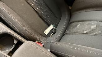 Peugeot 308 1.6 BlueHDI Blue Lease Executive picture 27