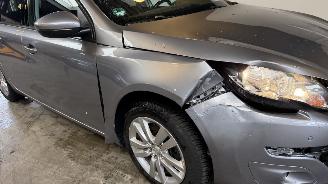Peugeot 308 1.6 BlueHDI Blue Lease Executive picture 12