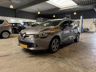 Vaurioauto  passenger cars Renault Clio Estate 0.9 TCe Night&Day 2016/4
