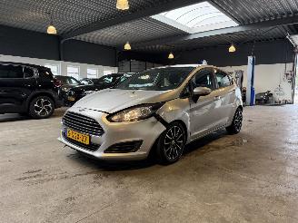 krockskadad bil auto Ford Fiesta 1.0 Style NAP! 2013/9