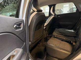 Renault Captur 1.6 E-Tech Plug-in Hybrid 160 Techno picture 12