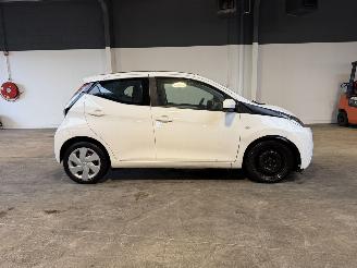 Toyota Aygo 1.0 VVT-i x-wave picture 8
