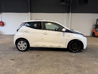 Toyota Aygo 1.0 VVT-i x-wave picture 6