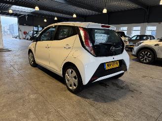 Toyota Aygo 1.0 VVT-i x-wave picture 3
