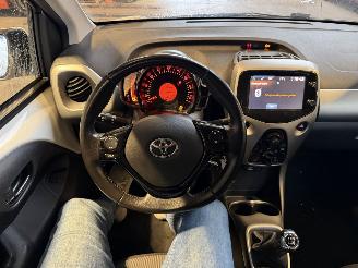 Toyota Aygo 1.0 VVT-i x-wave picture 23