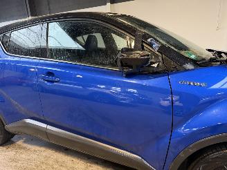 Toyota C-HR 1.8 Hybrid Black Edition picture 11