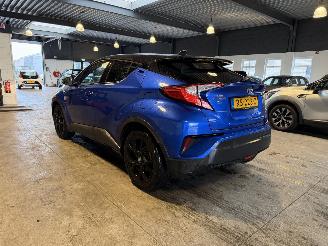 Toyota C-HR 1.8 Hybrid Black Edition picture 3