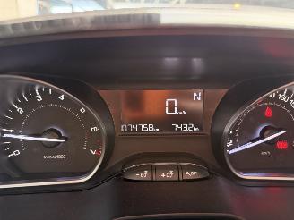 Peugeot 208 1.2 PureTech Active picture 27