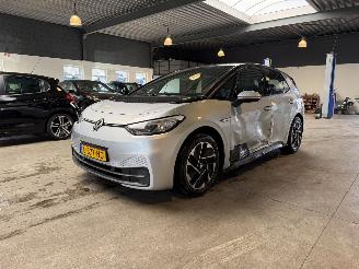 Unfallwagen Volkswagen ID.3 Life 58 kWh 122.000 2020/12