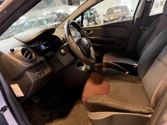 Renault Clio 1.5 dCi ECO Authentique picture 16