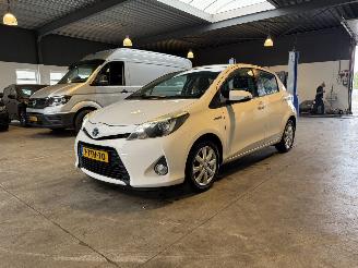 damaged passenger cars Toyota Yaris 1.5 Hybrid 2014/3
