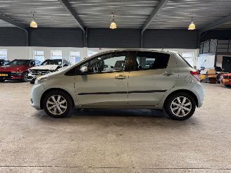 Toyota Yaris 1.3 VVT-i Executive picture 2