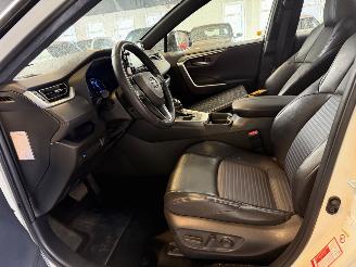Toyota Rav-4 2.5 Hybrid Bi-Tone Pano VOL! picture 17