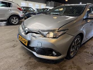 Toyota Auris Touring Sports 1.8 Hybrid Dynamic picture 12