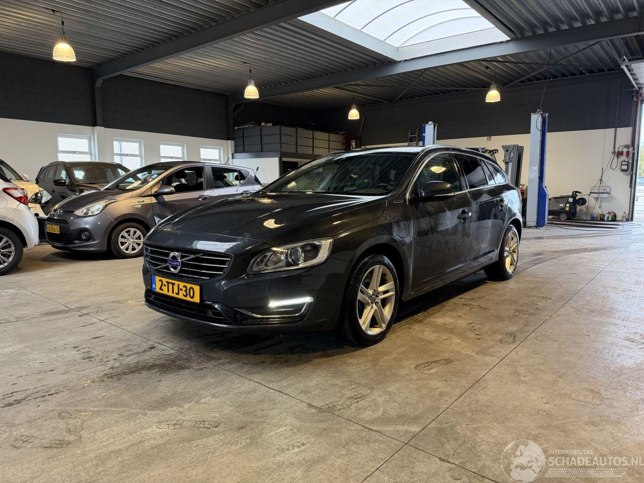 Volvo V-60 2.4 D6 AWD Plug-In Hybrid Summum