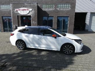 uszkodzony samochody osobowe Toyota Corolla Touring Sports 1.8 Hybrid Dynamic 2021/5