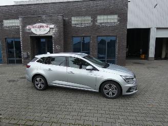 Auto incidentate Renault Mégane Estate 1.3 TCe Intens 2022/1