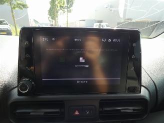 Opel Combo LIFE 1.2 T. L2H1 Edition picture 28