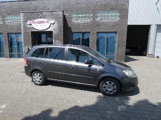 Schadeauto Opel Zafira 1.6 Cosmo 7p 2010/10