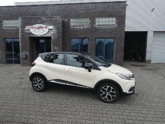 Damaged car Renault Captur 0.9 TCe Intens 2017/6