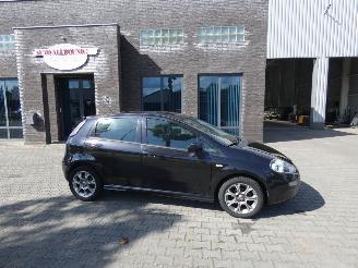 Damaged car Fiat Punto Evo 0.9 TwinAir Pop 2013/9
