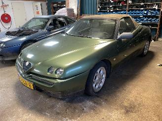 damaged passenger cars Alfa Romeo Spider Spider (916) Cabrio 2.0 16V Twin Spark (AR16.201) 1995/12